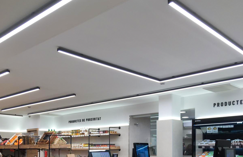 2Éclairage supermarchés Grandes surfaces